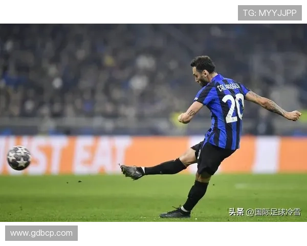 意大利杯国米战平科莫 小法齐沃深蹲亮相 意大利杯国米战平科莫 小法齐沃深蹲亮相